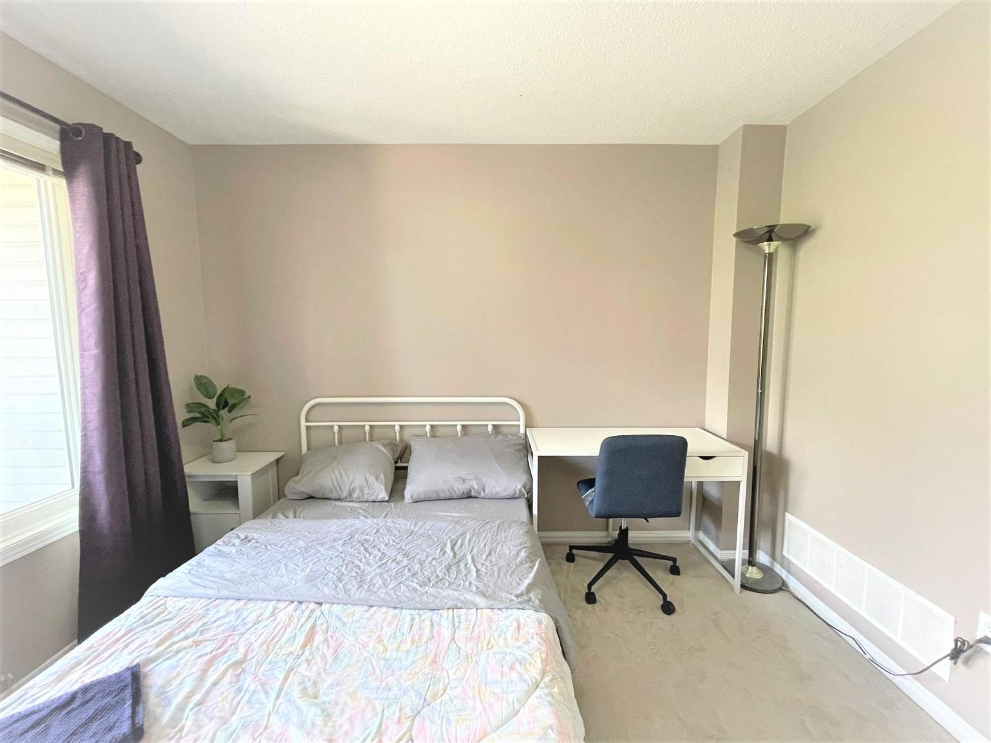 Rooms Near Train Station Burlington Exterior photo