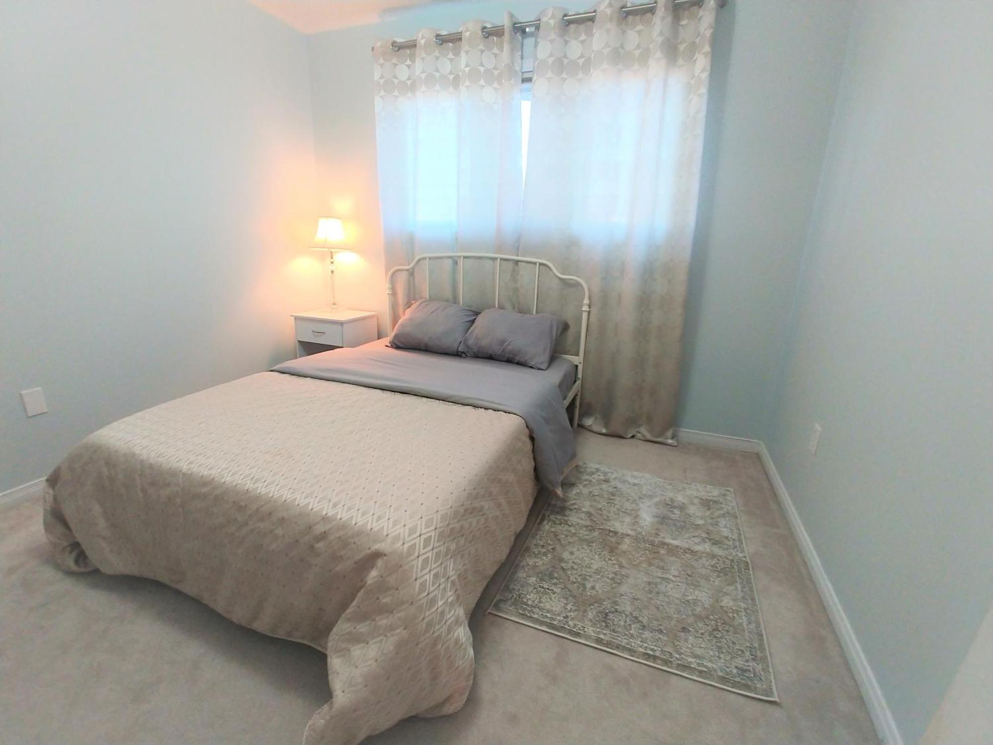 Rooms Near Train Station Burlington Room photo