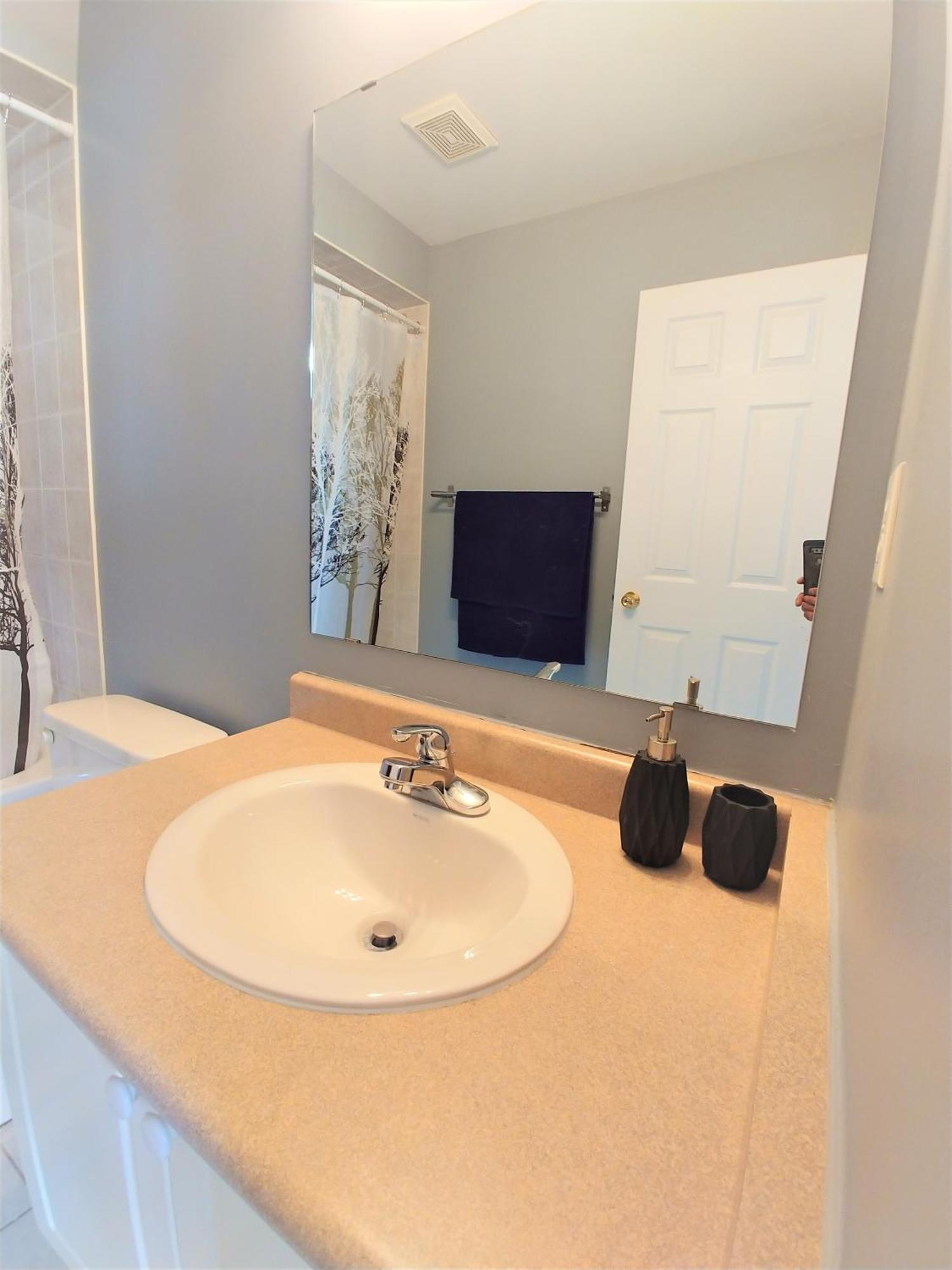 Rooms Near Train Station Burlington Room photo